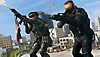 A Call of Duty: Warzone képernyőképe egy puskával tüzelő szereplővel