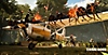 Snímek obrazovky ze hry Crime Boss: Rockay City zobrazující zločince při pokusu o úprk z tropické džungle pomocí dvojplošníku.