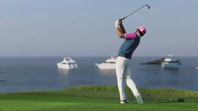 EA Sports PGA Tour 23 - captura de ecrã que mostra o jogador a dar uma tacada