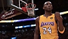 NBA 2K24-screenshot van Kobe Bryant die juicht.