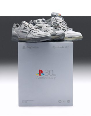 "PlayStation | Reebok"30周年アニバーサリーコレクション｜3モデルのシューズとスタッキングボックスの製品写真