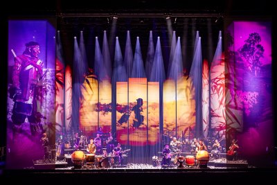 Taiko drums and sweeping visuals bring Jin Sakai’s legend to life on stage.