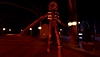 لقطة شاشة من لعبة Roblox يظهر بها وحش غريب من لعبة Doors.