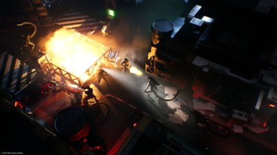 Aliens: Dark Descent; captura de pantalla con alienígenas y personajes luchando