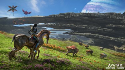 Captura de tela de Avatar: Frontiers of Pandora mostrando um campo verdejante com um Na'vi montado em uma criatura