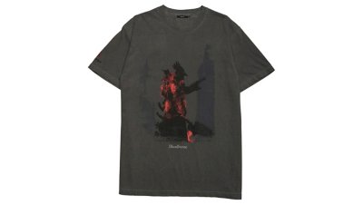 Bloodborne ヴィンテージプリントTシャツ (Bloodborne 狩人) グレー Gallery Image 1