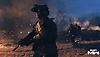 《決勝時刻：現代戰爭II 2022》螢幕截圖，顯示一名角色手持武器並戴著夜視鏡