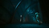Cyberpunk 2077: Екранна снимка на Phantom Liberty, показваща герой, бягащ жилищна зона