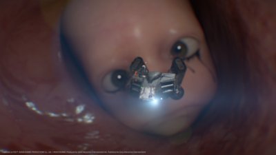 A Death Stranding 2: On the Beach képernyőképe, amelyen egy jármű látható egy BB arca előtt