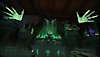 لقطة شاشة للعبة Demeo تعرض يدين عائمة عملاقة أمام قلعة