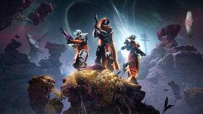 Destiny 2 : Les Confins du Destin – Capture d'écran mettant en scène trois personnages armés qui se tiennent sur un rebord et regardent dans le lointain