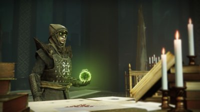 Snimka zaslona Destiny 2, epizoda Heresy, čin 2 prikazuje Eris Morn kako drži svijetleću zelenu kuglu i gleda preko stola s knjigama, papirima i svijećama. 