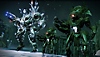 Captura de pantalla de Destiny 2 de la expansión Bastión de Sombras que muestra a enemigos de estilo cyborg acercándose