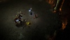 Snímek obrazovky ze hry Diablo IV s hrdinou na koni pozorujícím magmatické jezero.