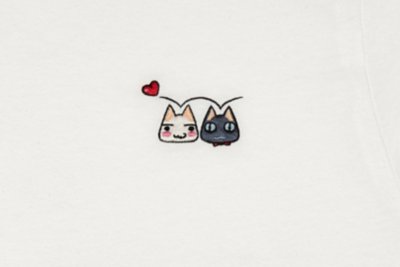 どこでもいっしょ ワンポイント刺繍Tシャツ(トロクロ) ホワイト Gallery Image 2