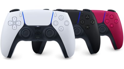 Controles DualSense blanco, negro y rojo alineados al lado del otro
