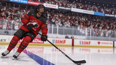 لقطة شاشة للاعب هوكي يتزلج بالقرص في لعبة NHL 23 من EA Sports.