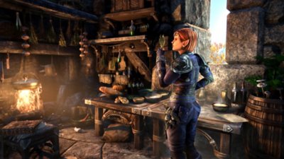 The Elder Scrolls Online – Screenshot von einem Charakter an einer Werkbank