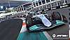 F1 22-screenshot met een Mercedes