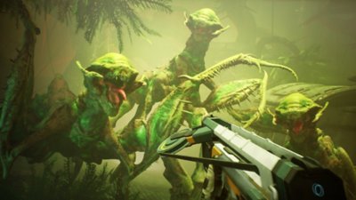 Forever Skies screenshot showing an encounter with aggressive alien lifeforms