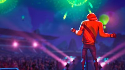 Fortnite Festival - captura de ecrã que mostra uma personagem a cantar para uma multidão