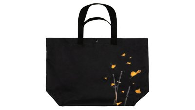 Ghost of Yotei ビッグトートバッグ (Ghost of Yotei タイトルロゴ) Gallery Image 2