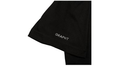 Ghost of Yotei プリントTシャツ (Ghost of Yotei タイトルロゴ) ブラック Gallery Image 3