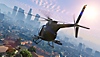 Екранна снимка на Grand Theft Auto V, показваща хеликоптер, летящ на фона на силуета на града в далечината