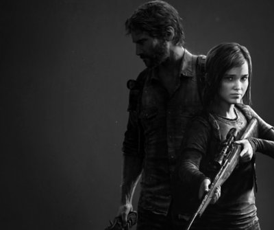 The Last of Us Remastered 키 아트, 주인공 조엘과 엘리의 흑백 렌더링.