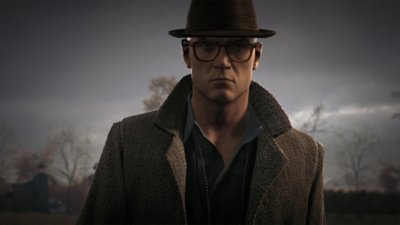 Hitman 3 screenshot showing Agent 47 disguised in a hat and glasses