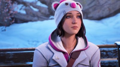 لقطة شاشة من لعبة Life is Strange: Double Exposure تعرض شخصية Max وهي ترتدي زيًا مستوحىً من لعبة Final Fantasy VII إصدار Ultimate