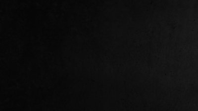 《Marvel's Wolverine》深色背景，配有颗粒细节