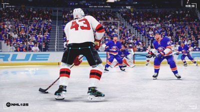 Captura de pantalla de NHL 25 que muestra a un jugador de hockey sobre hielo con una camiseta blanca