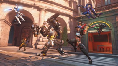 Overwatch 2 – Screenshot mit Charakteren, die sich mit einer Axt und einem riesigen Hammer bekämpfen