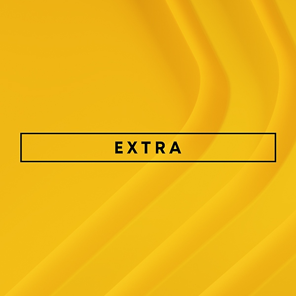Logotipo de PS Plus Extra en un fondo amarillo