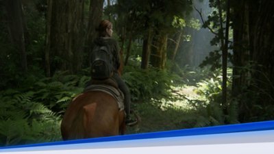 Ellie aus The Last of Us, die mit Pfeil und Bogen schießt