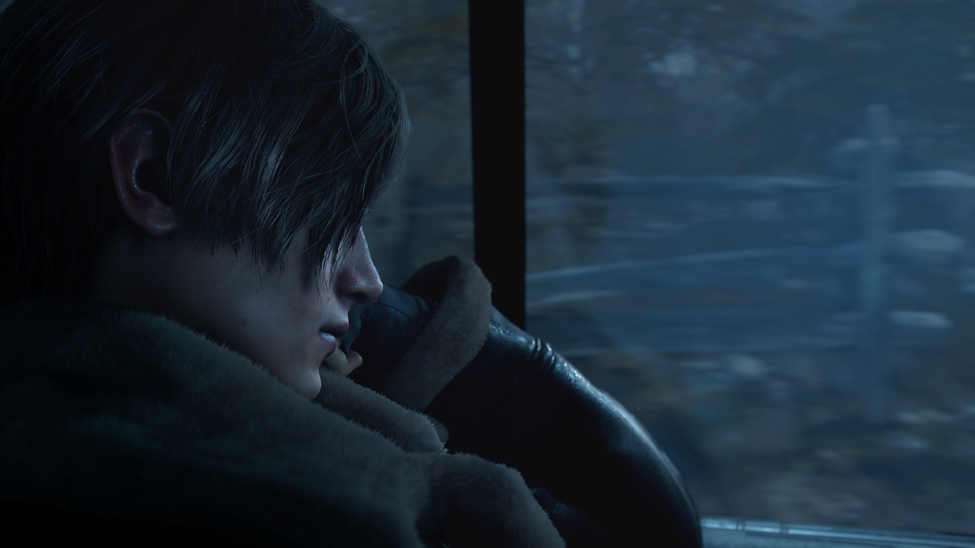 Resident Evil 4 – Screenshot, der Leon Kennedy auf dem Rücksitz eines Autos zeigt.