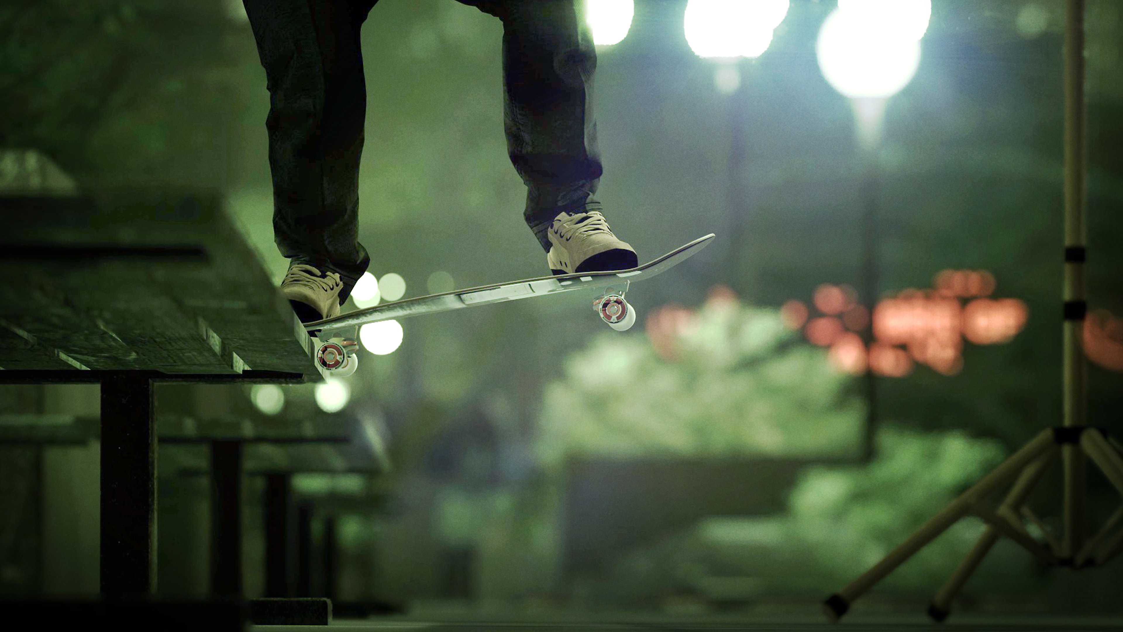 《Session:Skate Sim》螢幕截圖，顯示一名滑板玩家在輾磨長椅