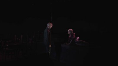 Silent Hill 2, snimka zaslona koji prikazuje Jamesa kako razgovara s Marijom