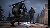 Captura de pantalla de Sniper Elite 5 que muestra a un personaje que se acerca con sigilo a un enemigo por detrás