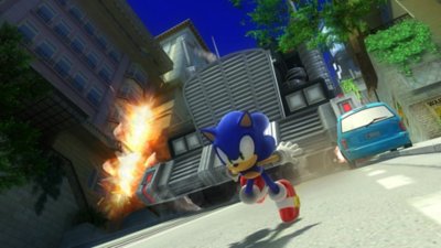 Captura de tela de Sonic X Shadow Generations com Sonic correndo à frente de um caminhão grande