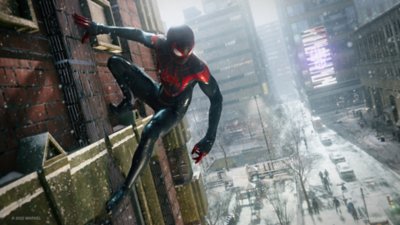 Marvel's Spider-Man: Miles Morales - Captură de ecran PC cu Miles la pândă