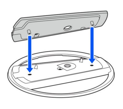 Imagen en la que se muestra el soporte con la parte elevada en el centro orientada hacia arriba. Las flechas indican que las clavijas del accesorio se alinean con los orificios del soporte.