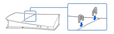 디스크 드라이브가 설치되어 있지 않은 PS5 콘솔의 측면도. 원형 커버 위에 짧은 받침대가 삽입된 것을 보여주는 인셋.