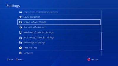 PS4 Beállítások képernyő, amelyen a Rendszerszoftver-frissítés elem van kijelölve.