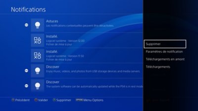 Écran des notifications de la PS4 avec une version du logiciel système en surbrillance à gauche et le menu Options avec Supprimer en surbrillance à droite.