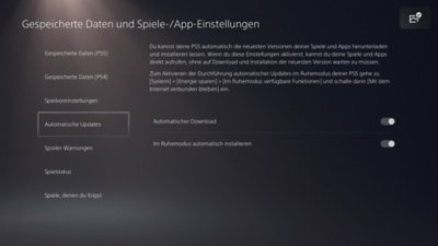 PS5-Bildschirm "Gespeicherte Daten und Spiele-/App-Einstellungen" mit hervorgehobener Option "Automatische Updates" im linken Menü und verfügbaren Umschaltoptionen auf der rechten Seite.