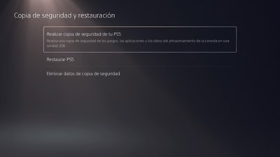 Pantalla de Copia de seguridad y restauración de PS5, con la opción Realizar copia de seguridad de tu PS5 resaltada.