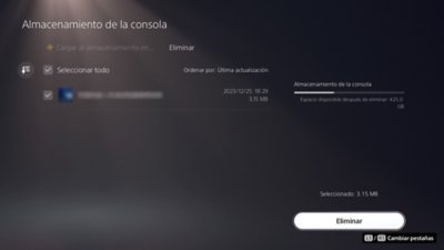 Pantalla “Almacenamiento de la consola” de PS5, con un elemento indicado como seleccionado mediante una marca de verificación en una casilla del lado izquierdo de la pantalla y el botón Eliminar disponible en la parte inferior derecha de la pantalla.