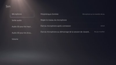 Écran Son de la PS5 avec l'option Microphone en surbrillance dans le menu de gauche.